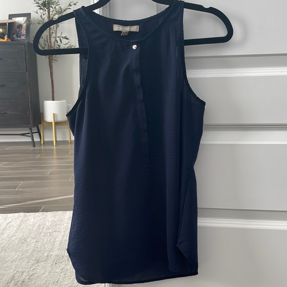 Banana Republic XS blue sleeveless blouse